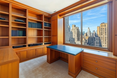 Similar image 22124240