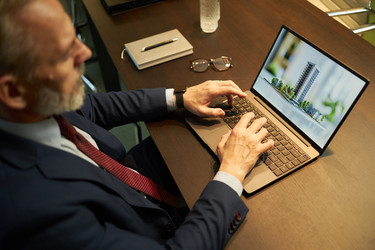 Similar image 22105078