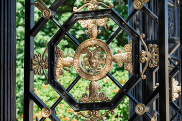 Similar image 22135409