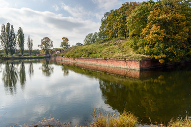 Similar image 22140200