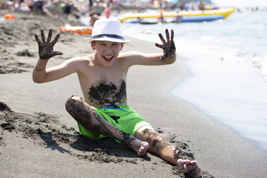 Similar image 22137796