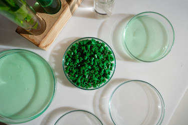 Similar image 22137438