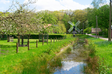 Similar image 22137228