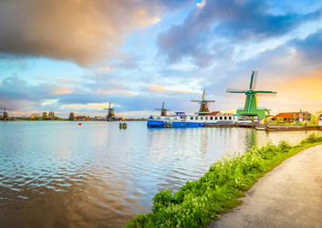 Similar image 22137462