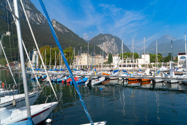 Similar image 22137090