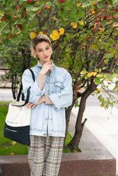 Similar image 22142378