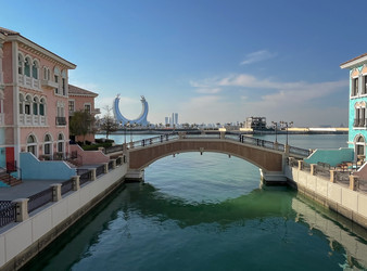 Similar image 22149510