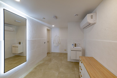 Similar image 22174884