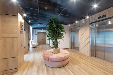 Similar image 22181080