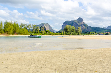 Similar image 22195303