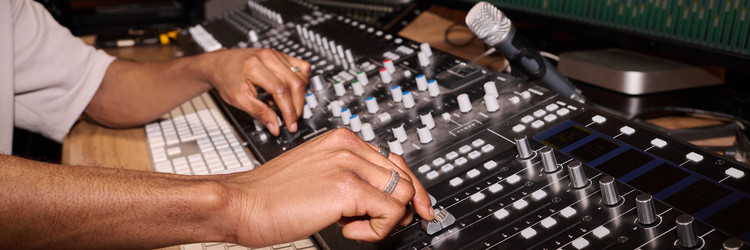 Similar image 22215368