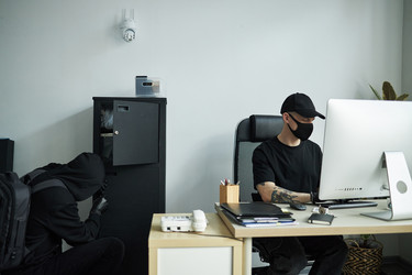 Similar image 22218863