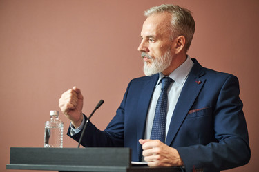 Similar image 22218952