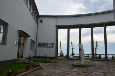 Similar image 22211052