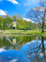 Similar image 22232211