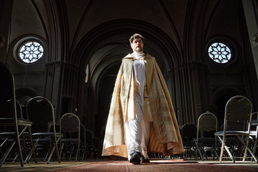 Similar image 22213209