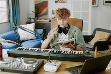 Similar image 22216443