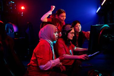 Similar image 22215499