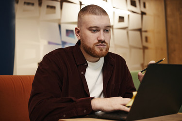 Similar image 22220068