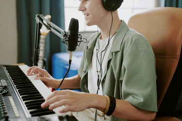 Similar image 22216437