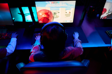 Similar image 22215600