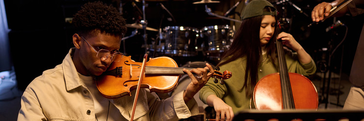 Similar image 22215344