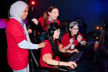 Similar image 22215506