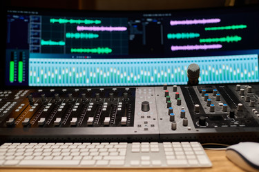 Similar image 22215340