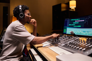 Similar image 22215381