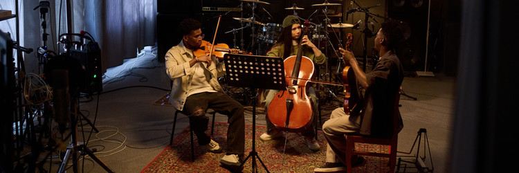 Similar image 22215346