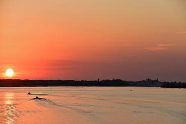 Similar image 22244989