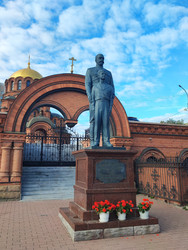 Памятник Николаю II и Царевичу Алексею в Новосибирске - Bdnn