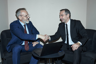 Similar image 22263000