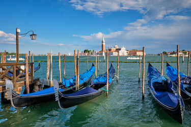 Similar image 22308379