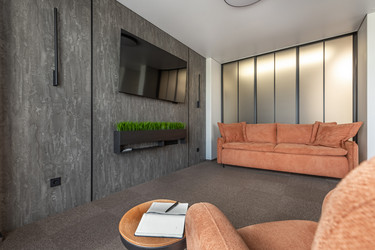 Similar image 22301006