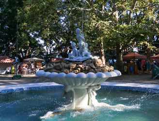 Similar image 22352975