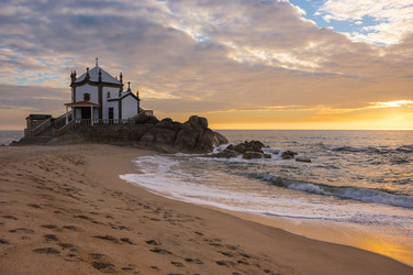 Similar image 22365680