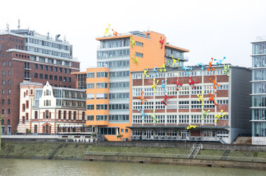 Similar image 22372385