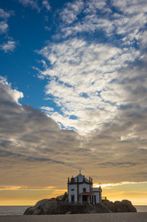 Similar image 22365878