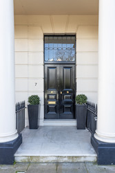 Similar image 22376300