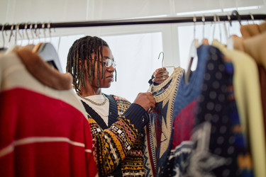 Similar image 22355996