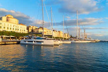 Similar image 22422385