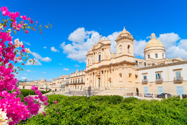 Similar image 22422396