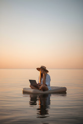 Similar image 22423324