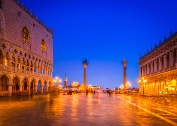 Similar image 22457582