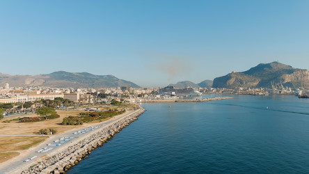 Similar image 22427440