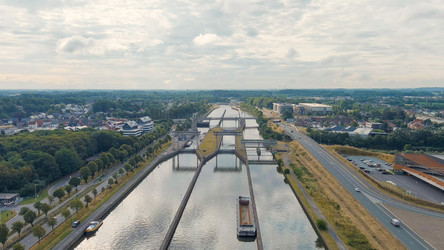 Similar image 22453139