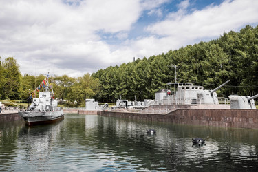 Similar image 22454381