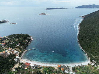 Similar image 22453407