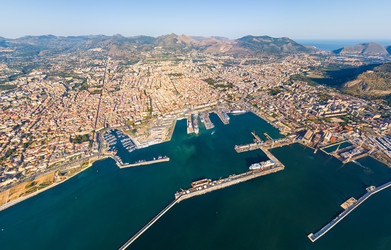 Similar image 22465473